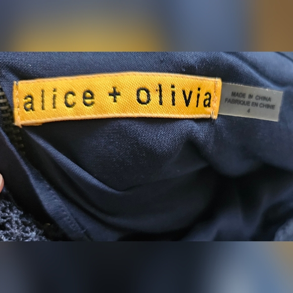 Alice + Olivia Navy Lace silk Sheath Cocktail Dress - Picture 5 of 6